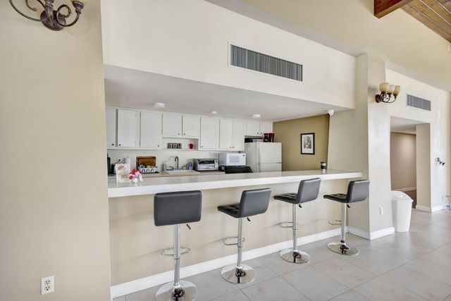 500 Executive Center Drive 3-j, West Palm Beach, FL 33401