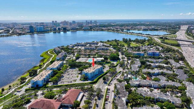 500 Executive Center Drive 3-j, West Palm Beach, FL 33401