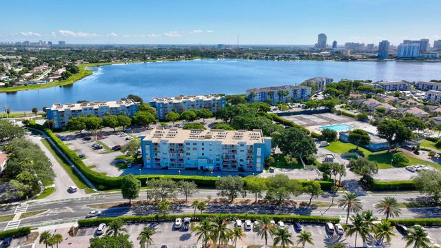 500 Executive Center Drive 3-j, West Palm Beach, FL 33401