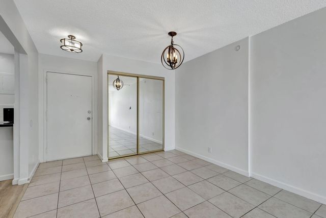 500 Executive Center Drive 3-j, West Palm Beach, FL 33401