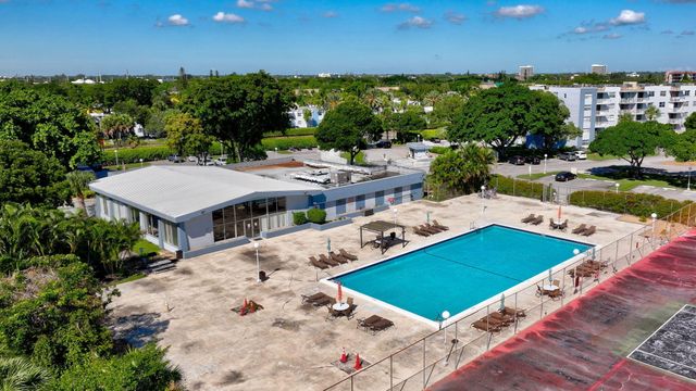 500 Executive Center Drive 3-j, West Palm Beach, FL 33401