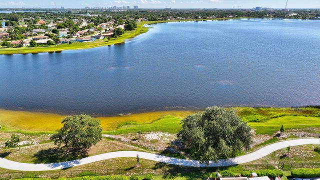 500 Executive Center Drive 3-j, West Palm Beach, FL 33401