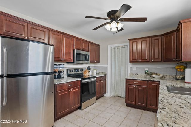 813 Henderson Drive, Jacksonville, NC 28540