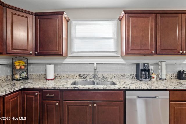 813 Henderson Drive, Jacksonville, NC 28540