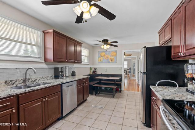 813 Henderson Drive, Jacksonville, NC 28540