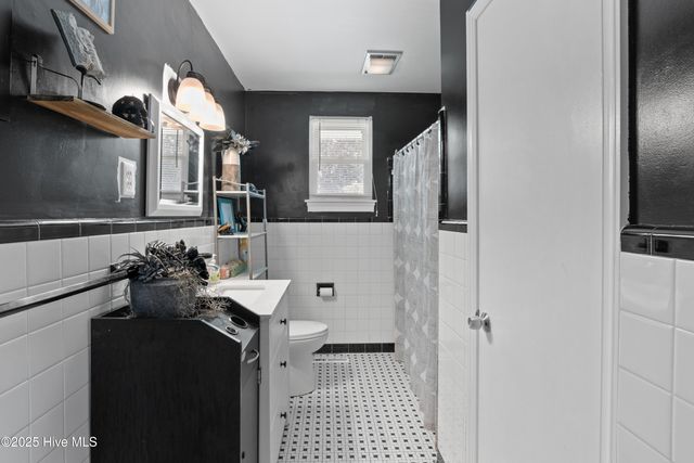 813 Henderson Drive, Jacksonville, NC 28540