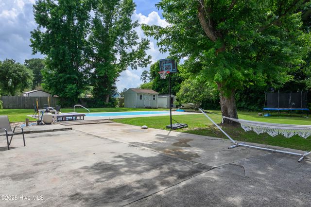 813 Henderson Drive, Jacksonville, NC 28540