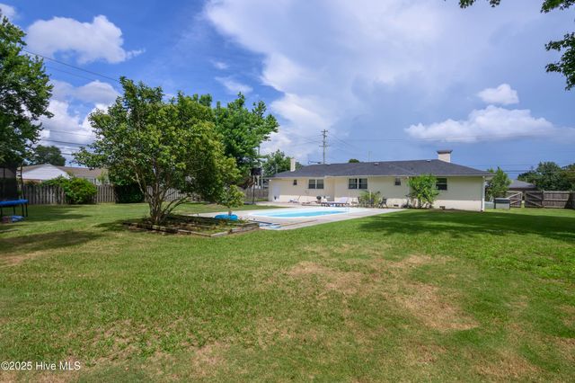 813 Henderson Drive, Jacksonville, NC 28540