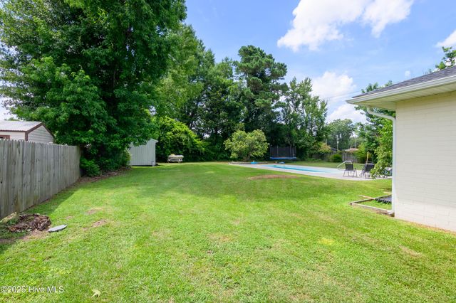 813 Henderson Drive, Jacksonville, NC 28540
