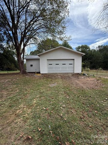 15869 Silver Road, Oakboro, NC 28129
