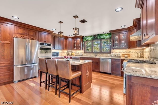 25 Columbia Ave, Nutley Twp., NJ 07110