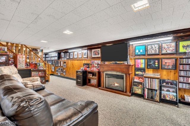25 Columbia Ave, Nutley Twp., NJ 07110