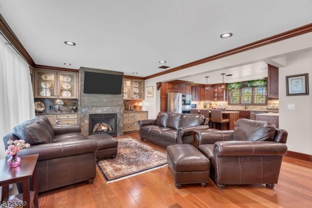 25 Columbia Ave, Nutley Twp., NJ 07110