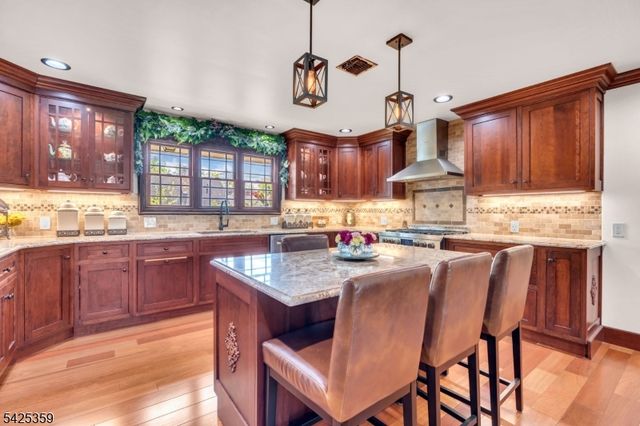 25 Columbia Ave, Nutley Twp., NJ 07110