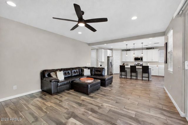 8114 E PETUNIA Avenue, Mesa, AZ 85212