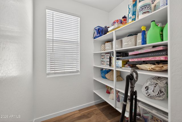 8114 E PETUNIA Avenue, Mesa, AZ 85212