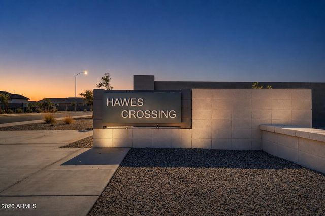 8114 E PETUNIA Avenue, Mesa, AZ 85212