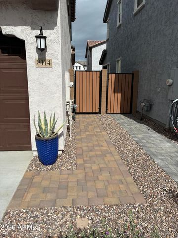 8114 E PETUNIA Avenue, Mesa, AZ 85212