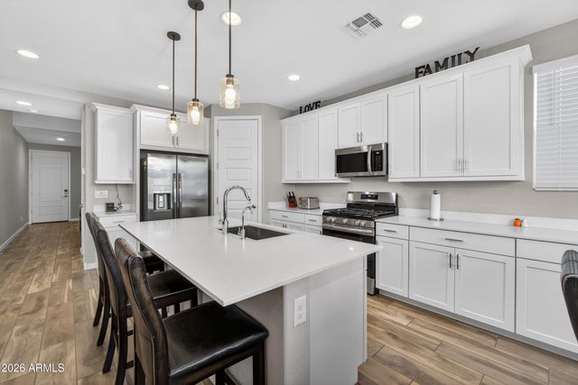 8114 E PETUNIA Avenue, Mesa, AZ 85212