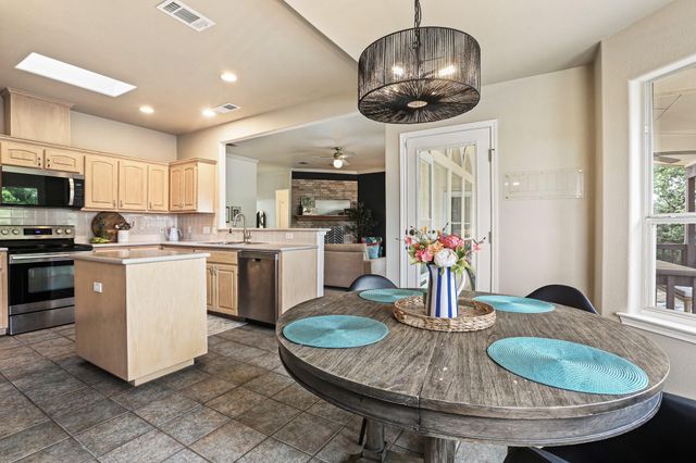 21105 Newport CV, Lago Vista, TX 78645