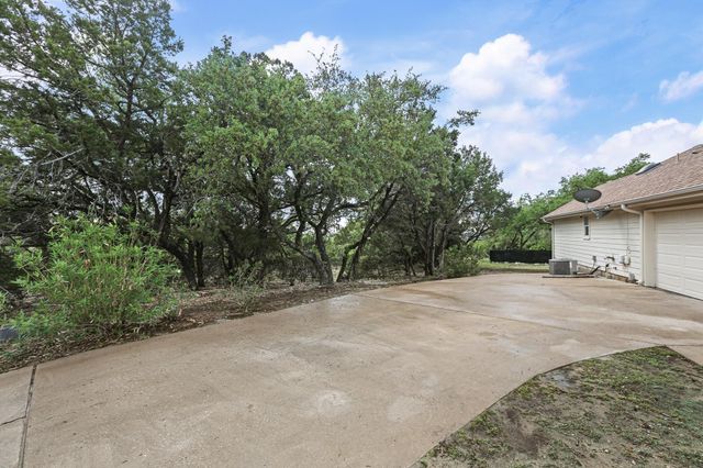 21105 Newport CV, Lago Vista, TX 78645
