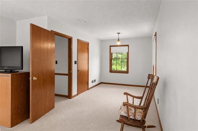 210 Knoxwood Road, Winston-salem, NC 27107
