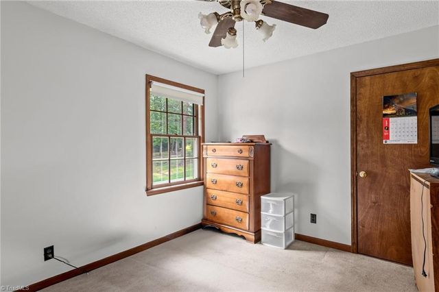 210 Knoxwood Road, Winston-salem, NC 27107