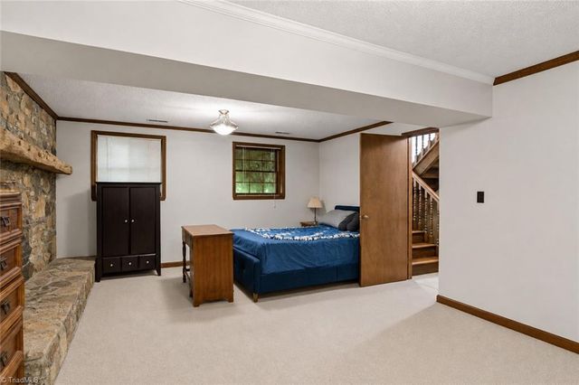 210 Knoxwood Road, Winston-salem, NC 27107