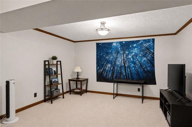 210 Knoxwood Road, Winston-salem, NC 27107