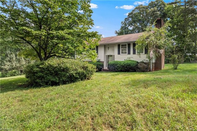 210 Knoxwood Road, Winston-salem, NC 27107