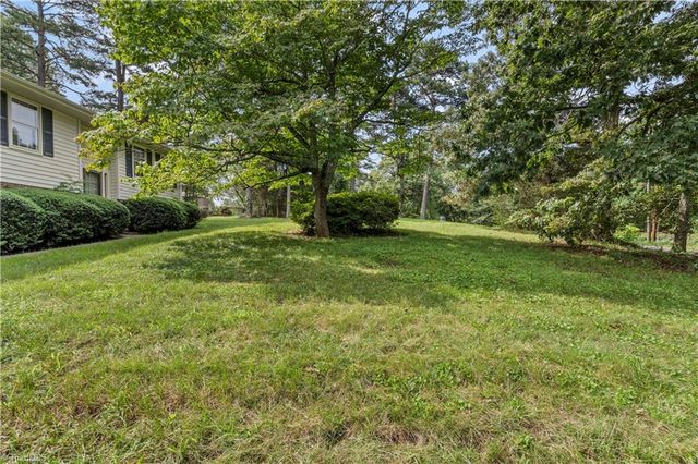 210 Knoxwood Road, Winston-salem, NC 27107