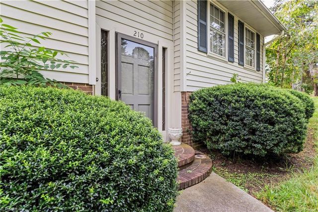 210 Knoxwood Road, Winston-salem, NC 27107
