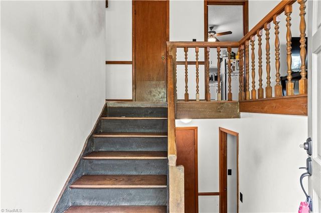 210 Knoxwood Road, Winston-salem, NC 27107