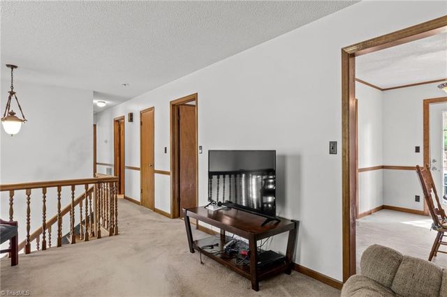 210 Knoxwood Road, Winston-salem, NC 27107