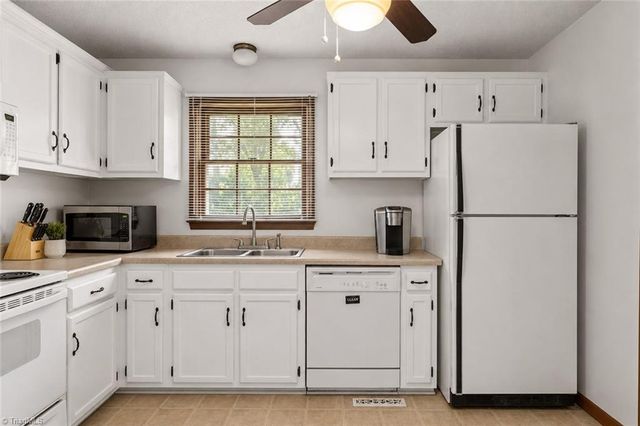 210 Knoxwood Road, Winston-salem, NC 27107