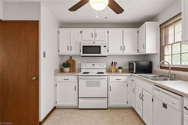 210 Knoxwood Road, Winston-salem, NC 27107