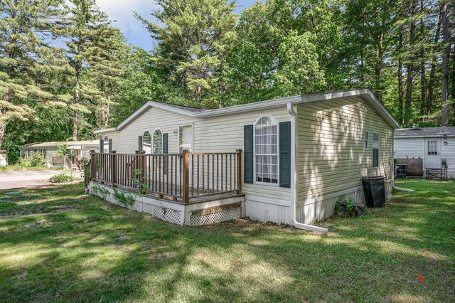 3 Robyn Court, Litchfield, NH 03052