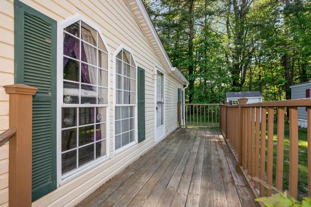 3 Robyn Court, Litchfield, NH 03052