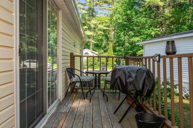 3 Robyn Court, Litchfield, NH 03052