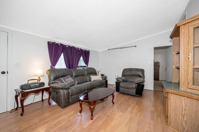 3 Robyn Court, Litchfield, NH 03052