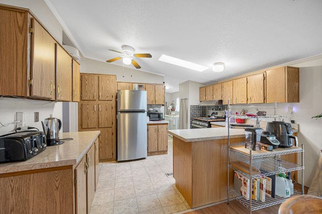 3 Robyn Court, Litchfield, NH 03052