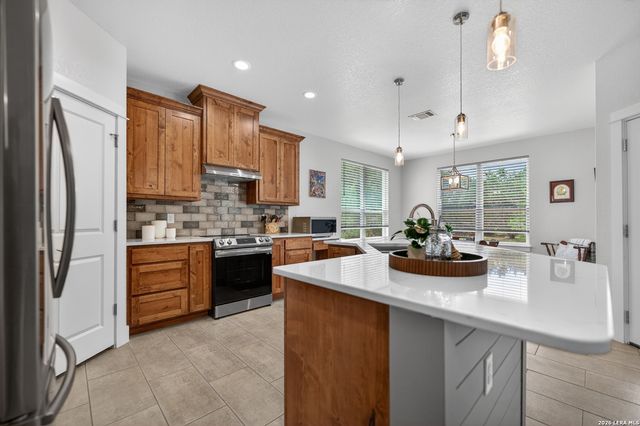 258 HEINEN RD, Bandera, TX 78003
