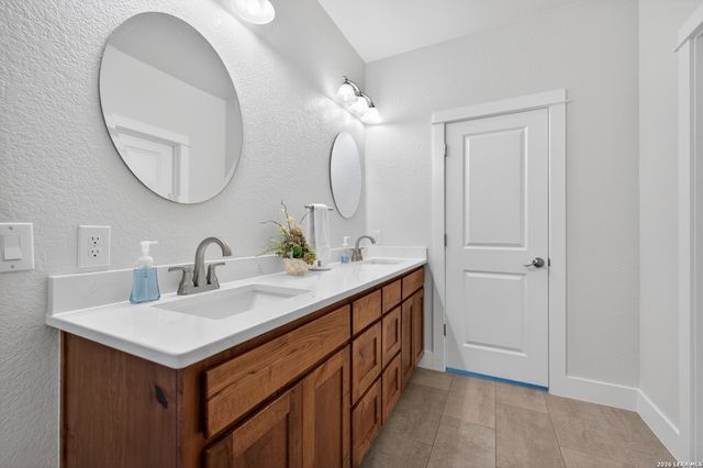 258 HEINEN RD, Bandera, TX 78003