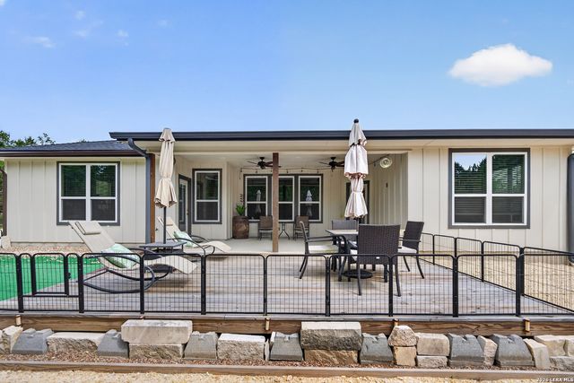 258 HEINEN RD, Bandera, TX 78003