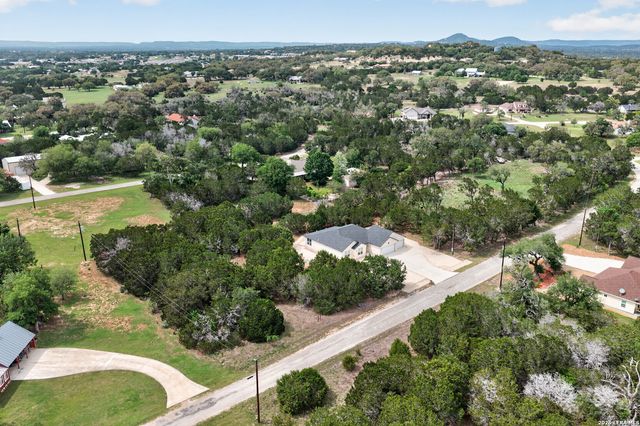 258 HEINEN RD, Bandera, TX 78003