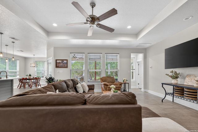 258 HEINEN RD, Bandera, TX 78003