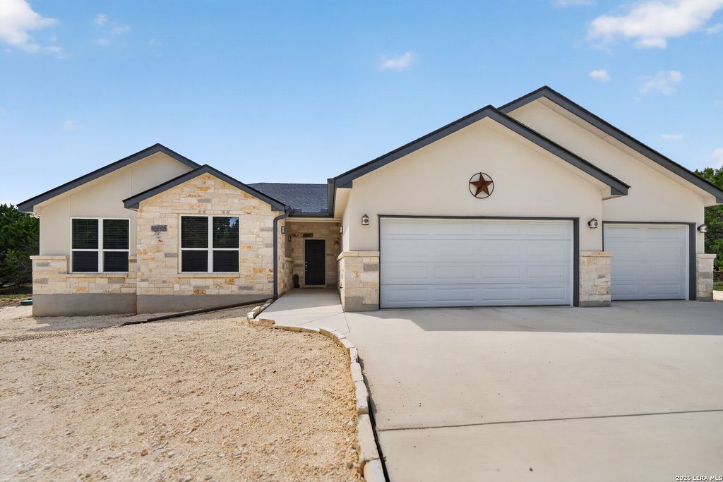258 HEINEN RD, Bandera, TX 78003
