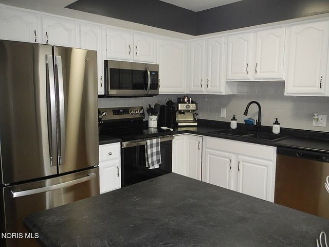5403 Sugarmaple Lane, Toledo, OH 43623