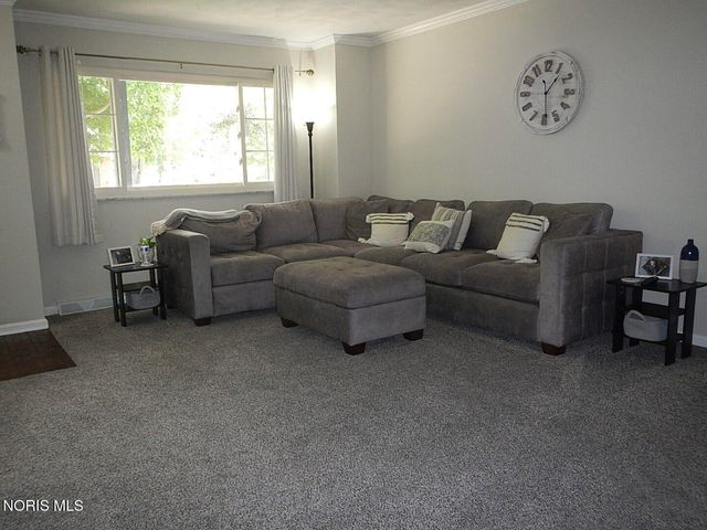 5403 Sugarmaple Lane, Toledo, OH 43623