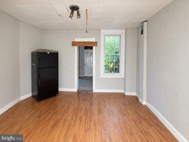 2828 E CHASE ST E, Baltimore, MD 21213